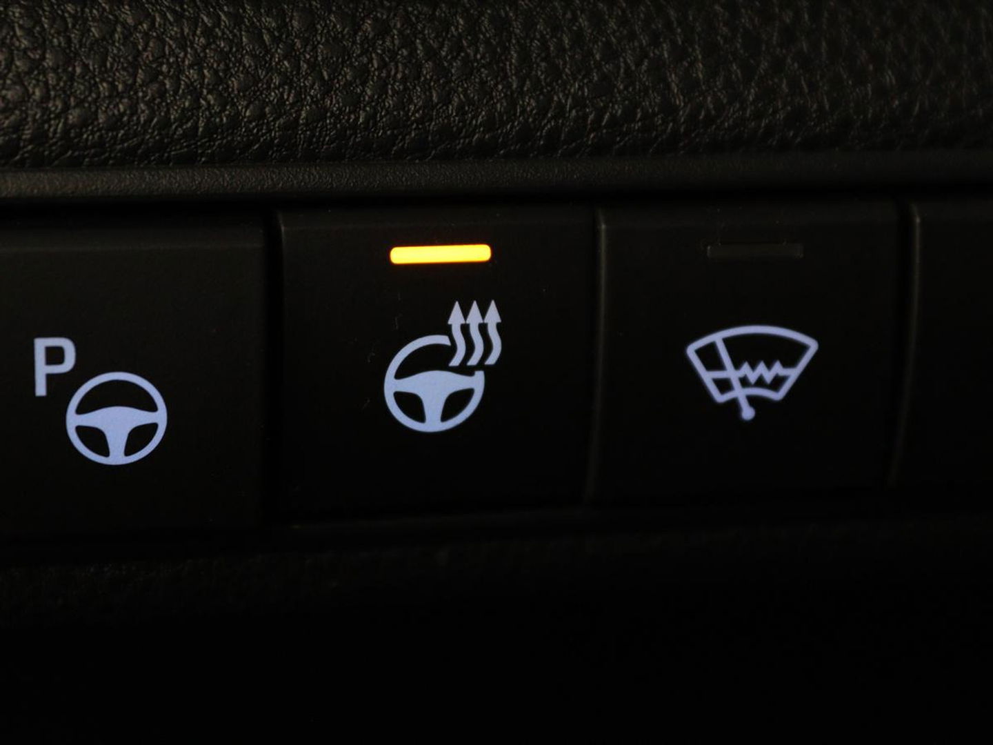 Toyota Corolla 2.0 Hybrid GR-Sport | Stoel & stuurverwarming | Camera | Adaptive cruise | Sportstoelen | Park Assist | Half leder | Full LED | Keyless