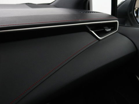 Toyota Corolla 2.0 Hybrid GR-Sport | Stoel & stuurverwarming | Camera | Adaptive cruise | Sportstoelen | Park Assist | Half leder | Full LED | Keyless