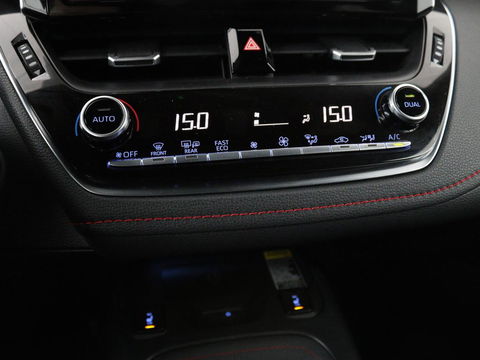 Toyota Corolla 2.0 Hybrid GR-Sport | Stoel & stuurverwarming | Camera | Adaptive cruise | Sportstoelen | Park Assist | Half leder | Full LED | Keyless