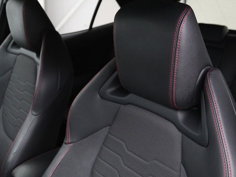 Toyota Corolla 2.0 Hybrid GR-Sport | Stoel & stuurverwarming | Camera | Adaptive cruise | Sportstoelen | Park Assist | Half leder | Full LED | Keyless