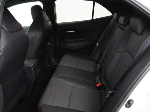 Toyota Corolla 2.0 Hybrid GR-Sport | Stoel & stuurverwarming | Camera | Adaptive cruise | Sportstoelen | Park Assist | Half leder | Full LED | Keyless