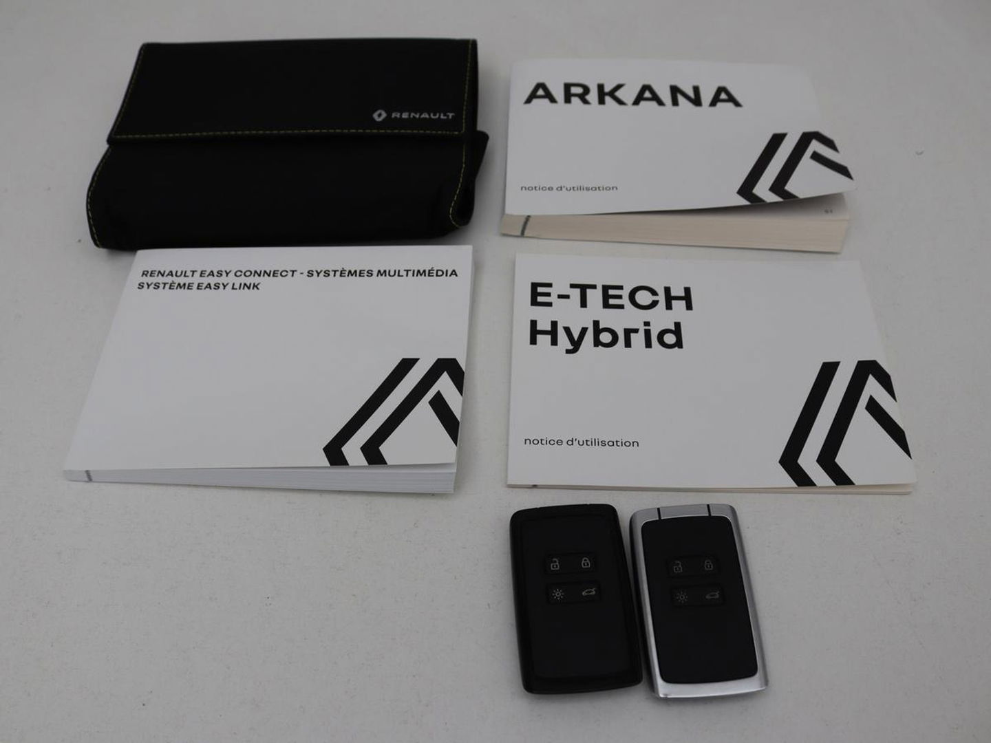 Renault Arkana 1.6 E-Tech Hybrid 145 R. S. Line | Stoel & stuurverwarming | Adaptive cruise | Leder/Alcantara | Camera | Carplay | Sfeerverlichting | Full LED
