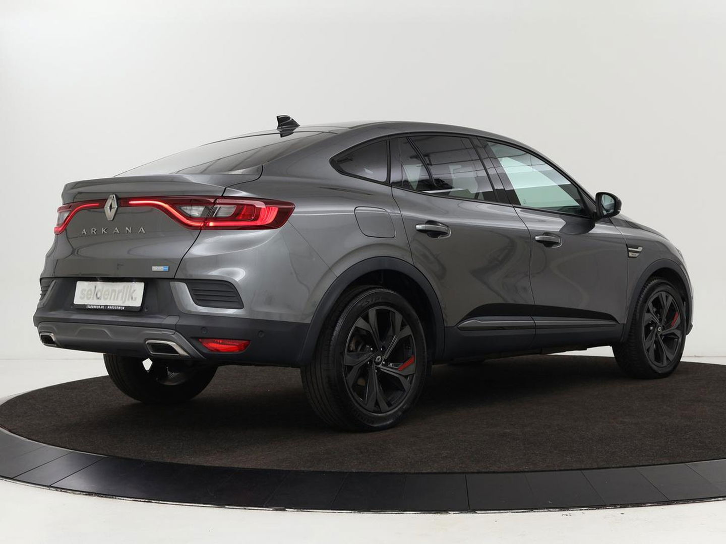 Renault Arkana 1.6 E-Tech Hybrid 145 R. S. Line | Stoel & stuurverwarming | Adaptive cruise | Leder/Alcantara | Camera | Carplay | Sfeerverlichting | Full LED