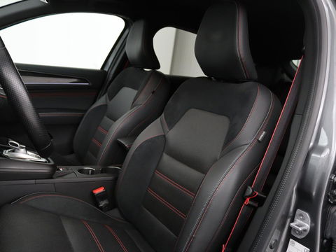 Renault Arkana 1.6 E-Tech Hybrid 145 R. S. Line | Stoel & stuurverwarming | Adaptive cruise | Leder/Alcantara | Camera | Carplay | Sfeerverlichting | Full LED