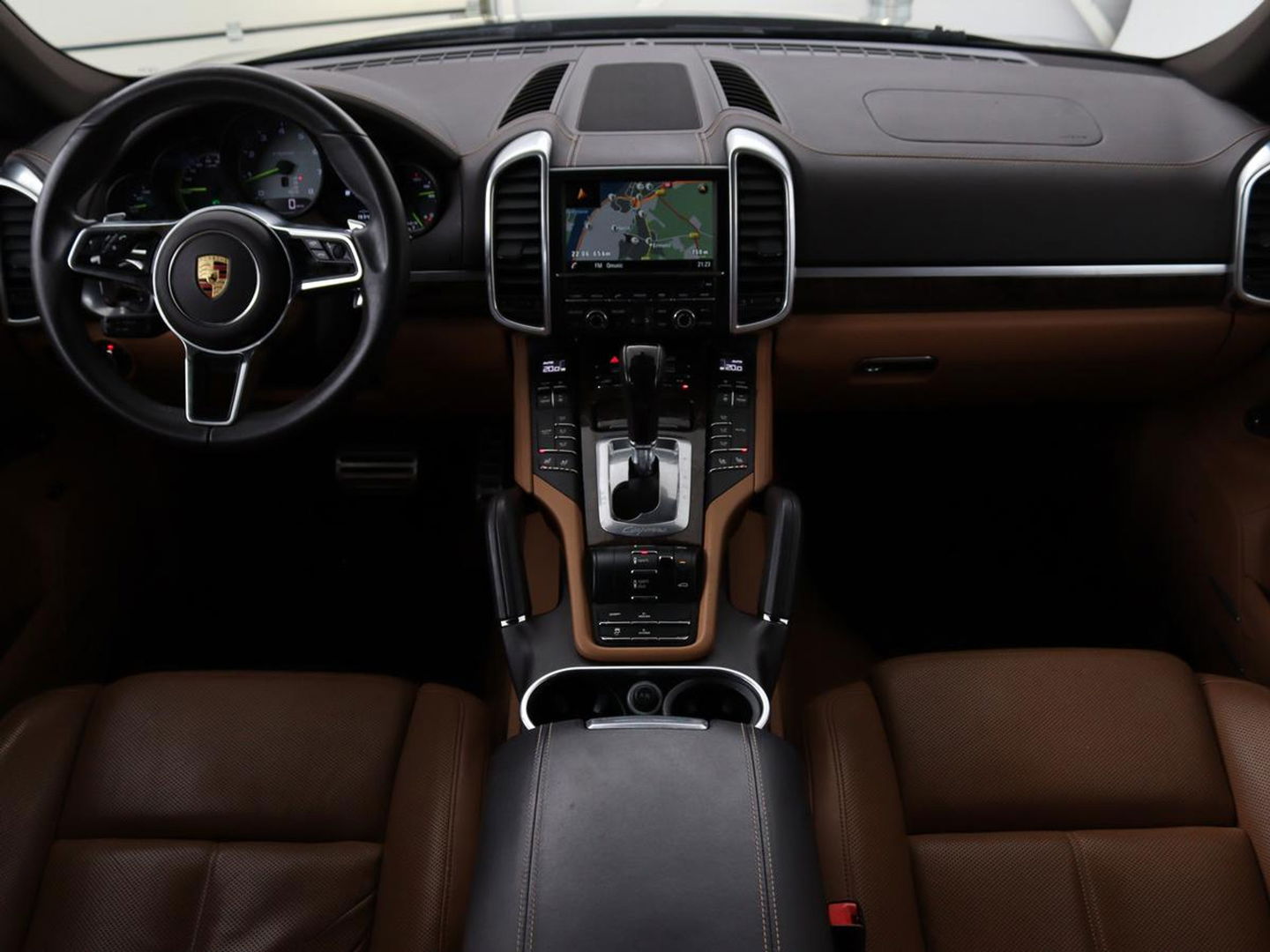 Porsche Cayenne 3.0 S E-Hybrid | Panoramadak | Stoelventilatie | Camera | Memory | Leder | BOSE Surround | Stuurverwarming | Keyless | Luchtvering | Trekhaak | Navigatie | Xenon