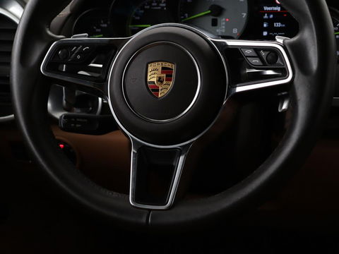 Porsche Cayenne 3.0 S E-Hybrid | Panoramadak | Stoelventilatie | Camera | Memory | Leder | BOSE Surround | Stuurverwarming | Keyless | Luchtvering | Trekhaak | Navigatie | Xenon