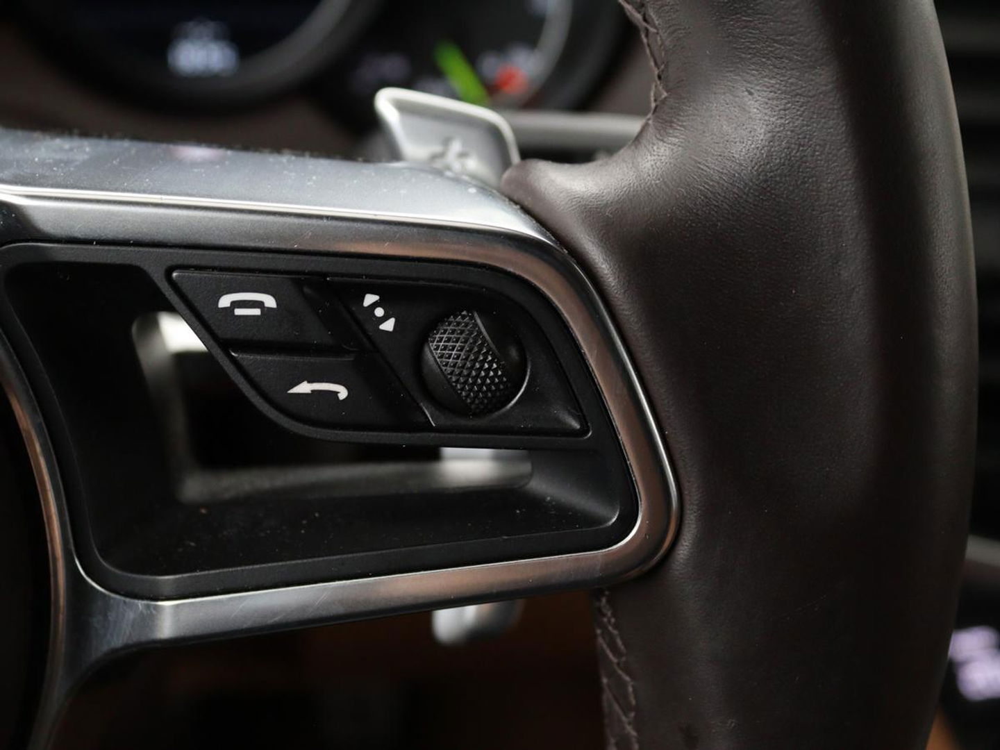 Porsche Cayenne 3.0 S E-Hybrid | Panoramadak | Stoelventilatie | Camera | Memory | Leder | BOSE Surround | Stuurverwarming | Keyless | Luchtvering | Trekhaak | Navigatie | Xenon