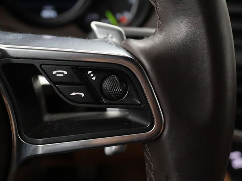 Porsche Cayenne 3.0 S E-Hybrid | Panoramadak | Stoelventilatie | Camera | Memory | Leder | BOSE Surround | Stuurverwarming | Keyless | Luchtvering | Trekhaak | Navigatie | Xenon