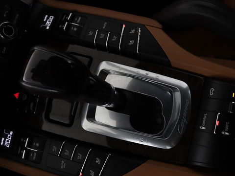 Porsche Cayenne 3.0 S E-Hybrid | Panoramadak | Stoelventilatie | Camera | Memory | Leder | BOSE Surround | Stuurverwarming | Keyless | Luchtvering | Trekhaak | Navigatie | Xenon