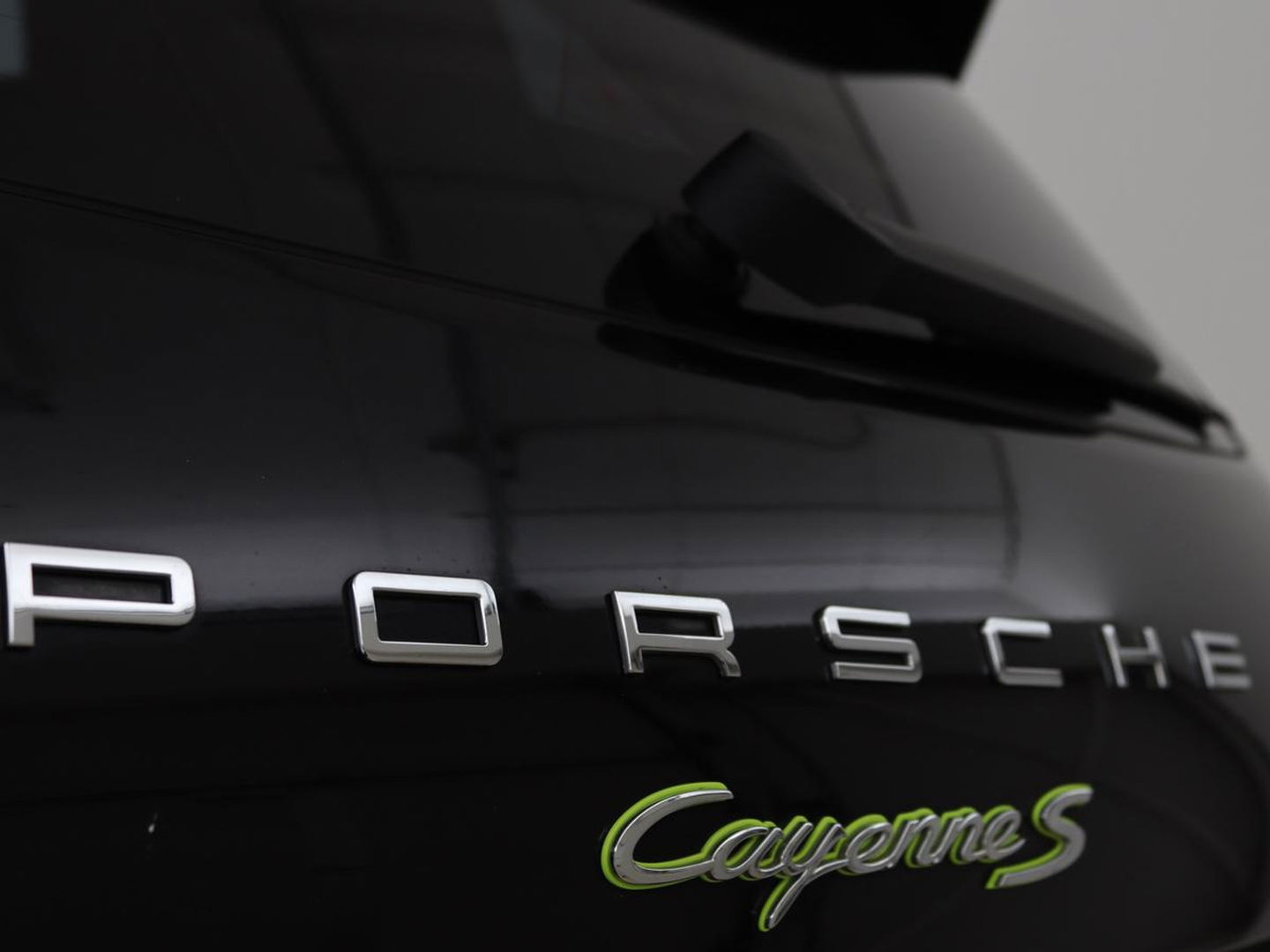 Porsche Cayenne 3.0 S E-Hybrid | Panoramadak | Stoelventilatie | Camera | Memory | Leder | BOSE Surround | Stuurverwarming | Keyless | Luchtvering | Trekhaak | Navigatie | Xenon