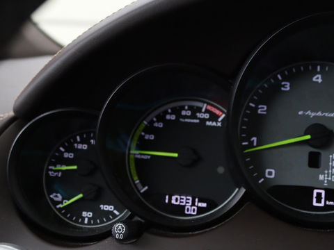Porsche Cayenne 3.0 S E-Hybrid | Panoramadak | Stoelventilatie | Camera | Memory | Leder | BOSE Surround | Stuurverwarming | Keyless | Luchtvering | Trekhaak | Navigatie | Xenon