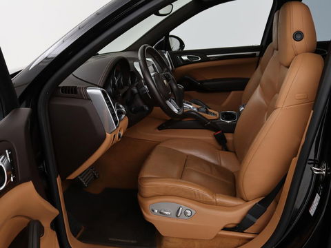 Porsche Cayenne 3.0 S E-Hybrid | Panoramadak | Stoelventilatie | Camera | Memory | Leder | BOSE Surround | Stuurverwarming | Keyless | Luchtvering | Trekhaak | Navigatie | Xenon