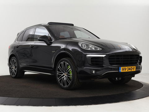 Porsche Cayenne 3.0 S E-Hybrid | Panoramadak | Stoelventilatie | Camera | Memory | Leder | BOSE Surround | Stuurverwarming | Keyless | Luchtvering | Trekhaak | Navigatie | Xenon