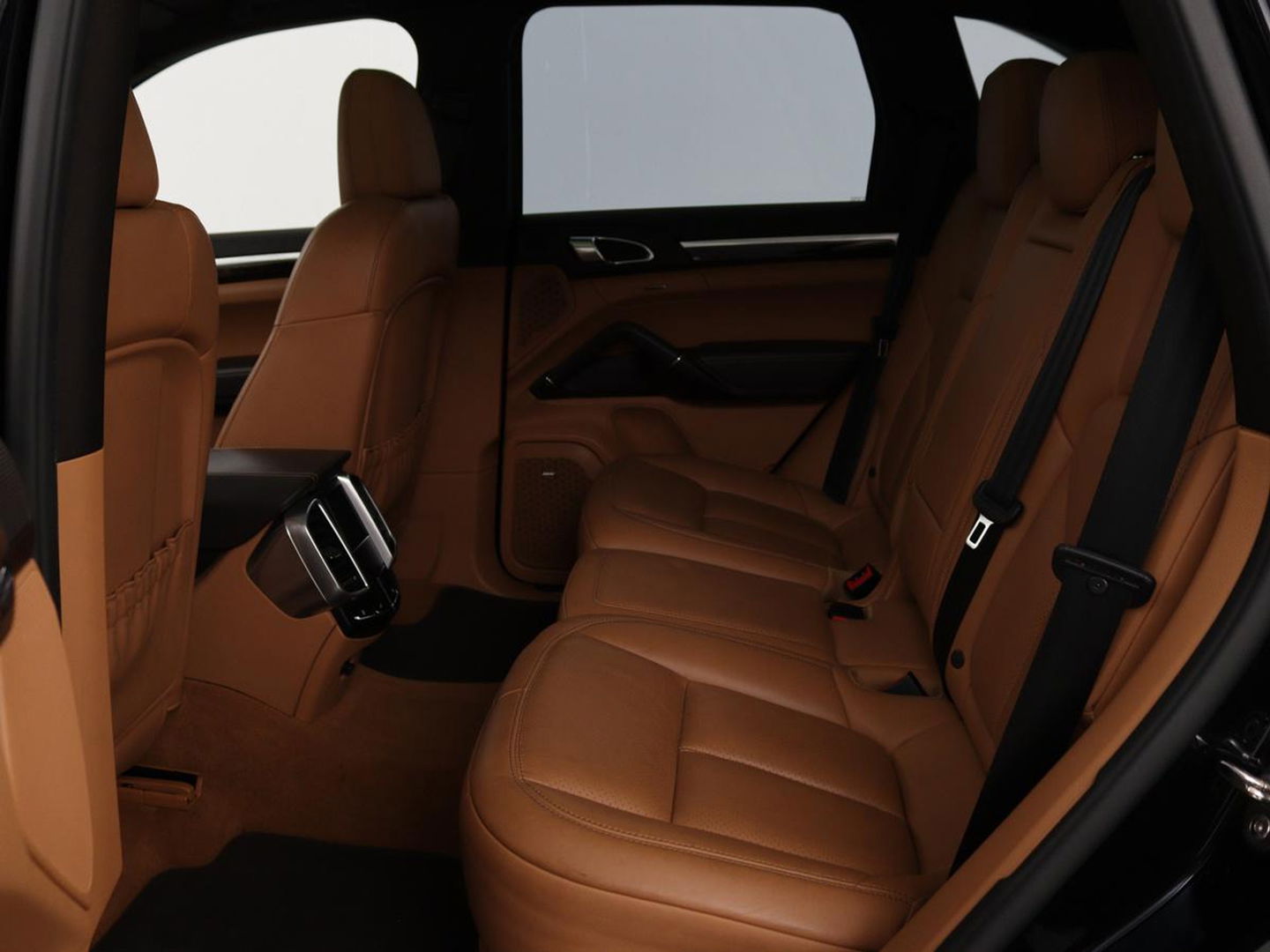 Porsche Cayenne 3.0 S E-Hybrid | Panoramadak | Stoelventilatie | Camera | Memory | Leder | BOSE Surround | Stuurverwarming | Keyless | Luchtvering | Trekhaak | Navigatie | Xenon