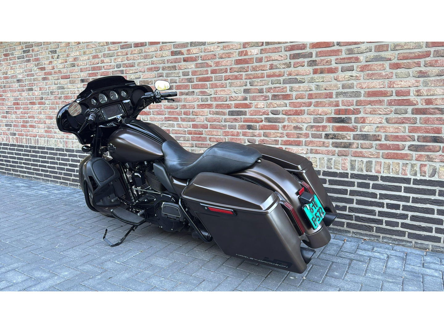 Harley Davidson 103 FLHX Streetglide Street Glide CVO mat bruin blackout