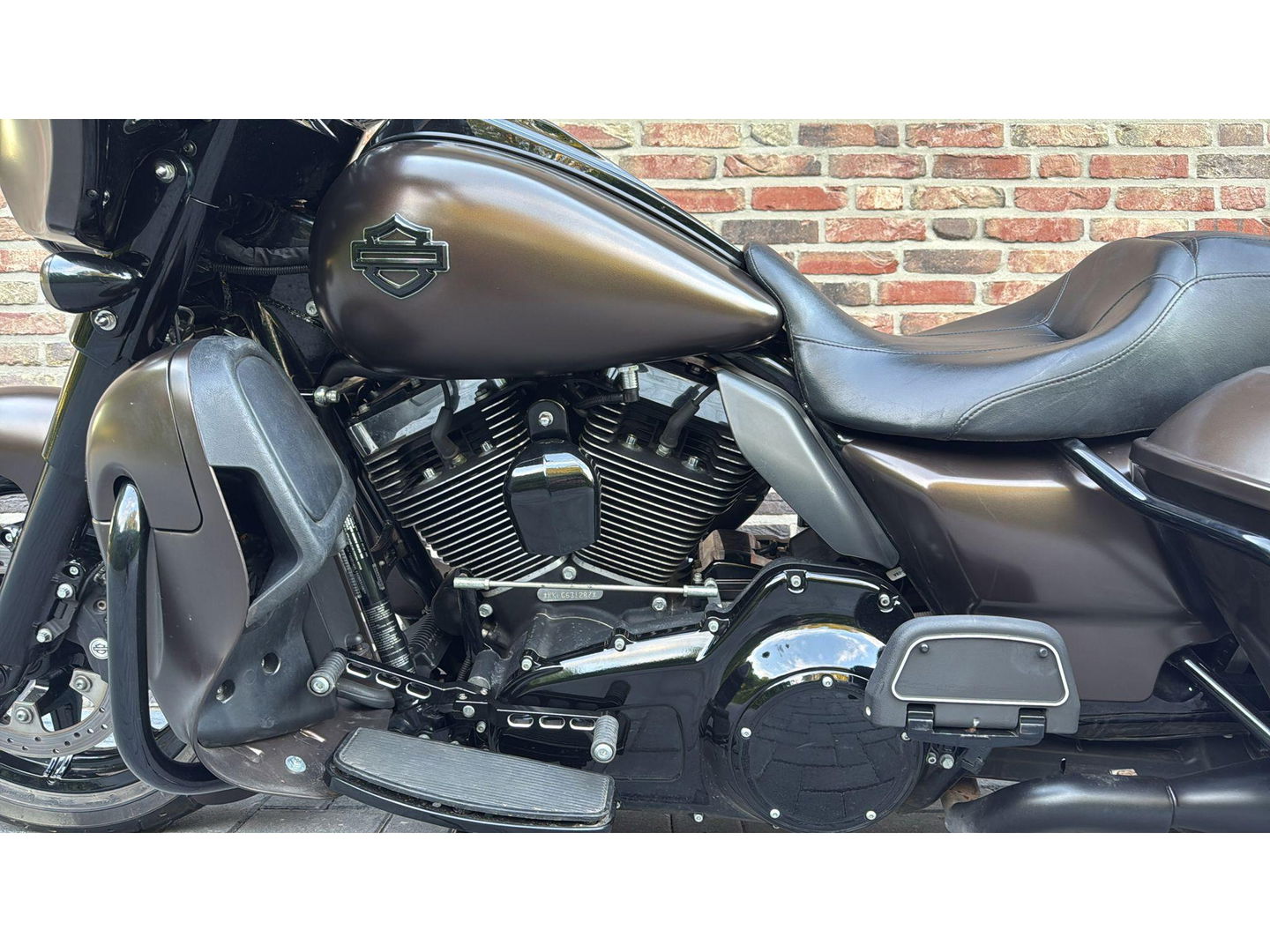 Harley Davidson 103 FLHX Streetglide Street Glide CVO mat bruin blackout