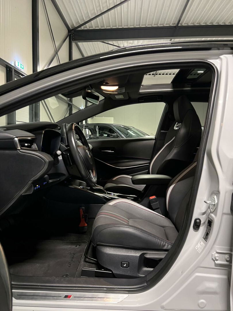 Toyota Corolla Touring Sports 2.0 Hybrid GR-Sport Plus Pano