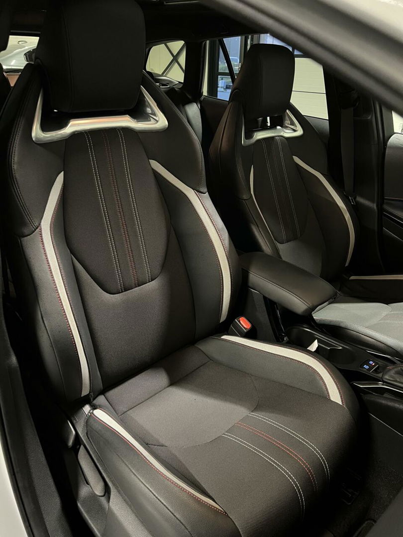 Toyota Corolla Touring Sports 2.0 Hybrid GR-Sport Plus Pano