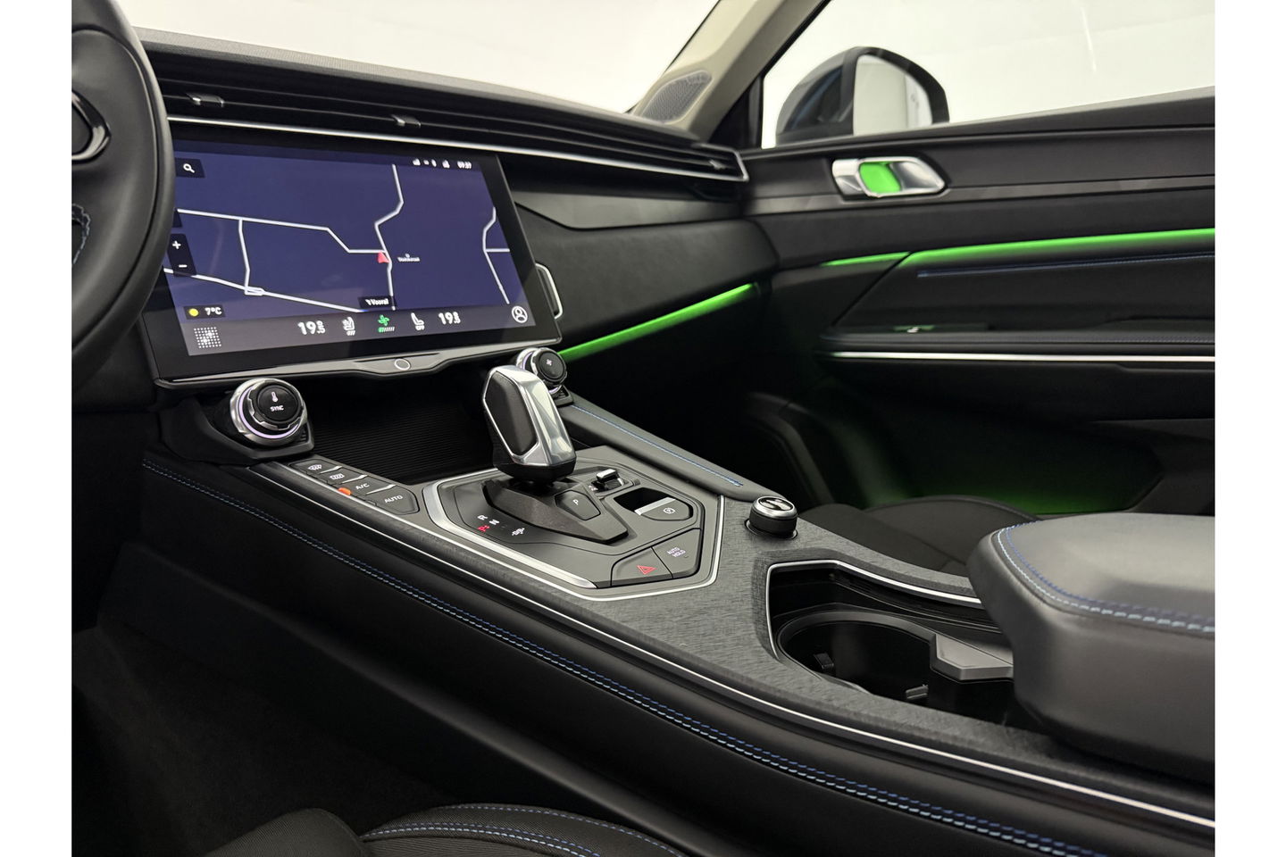 Lynk Co 01 1.5 262PK Hybride Pano LED Sfeerverl. Adaptive Cruise 360Camera Memory Virtual Carplay Clima Navi 20"LMV