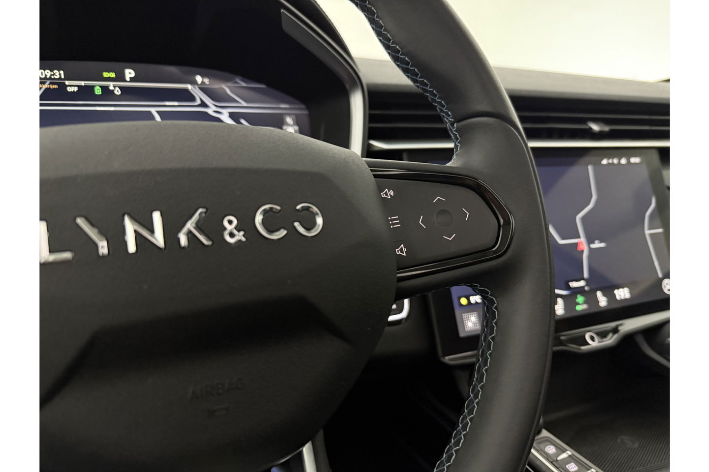 Lynk Co 01 1.5 262PK Hybride Pano LED Sfeerverl. Adaptive Cruise 360Camera Memory Virtual Carplay Clima Navi 20"LMV