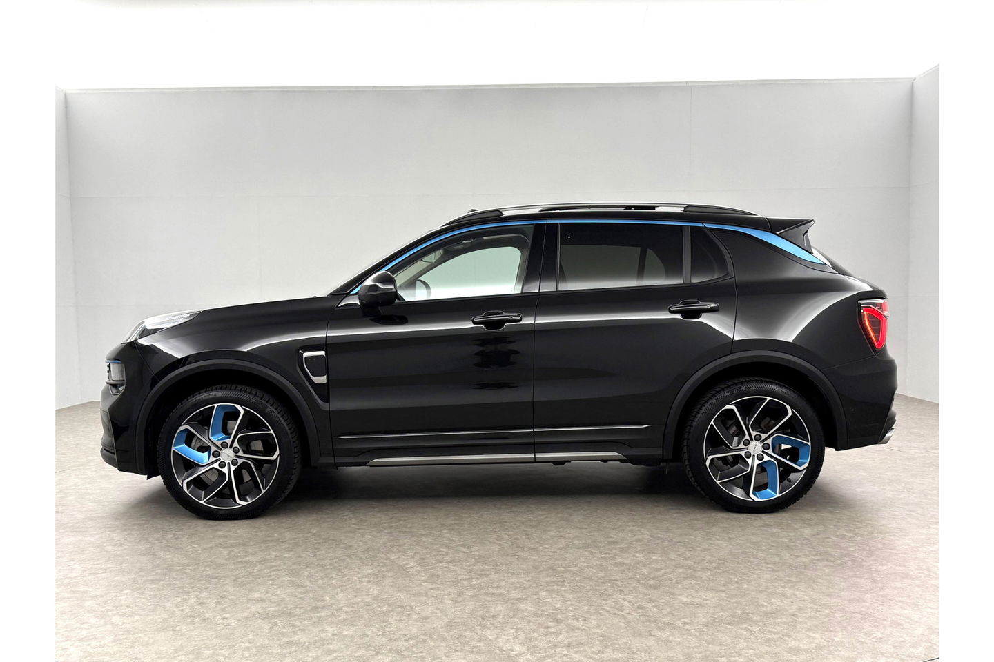 Lynk Co 01 1.5 262PK Hybride Pano LED Sfeerverl. Adaptive Cruise 360Camera Memory Virtual Carplay Clima Navi 20"LMV
