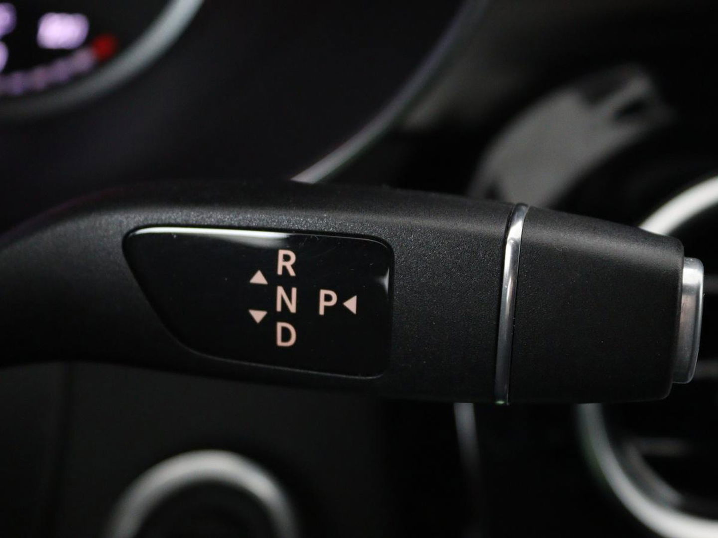 Mercedes-Benz C-Klasse 180 Avantgarde | Stoelverwarming | Trekhaak | Navigatie | Full LED | Park Assist | Climate control | Half leder | Cruise control | Bluetooth