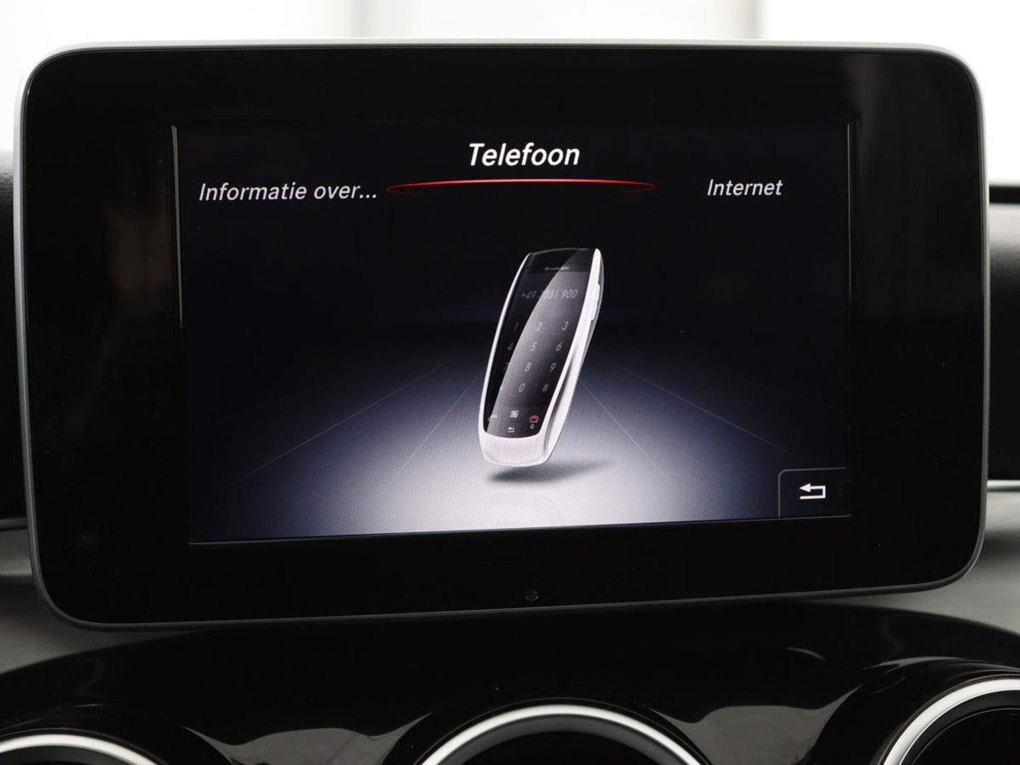 Mercedes-Benz C-Klasse 180 Avantgarde | Stoelverwarming | Trekhaak | Navigatie | Full LED | Park Assist | Climate control | Half leder | Cruise control | Bluetooth
