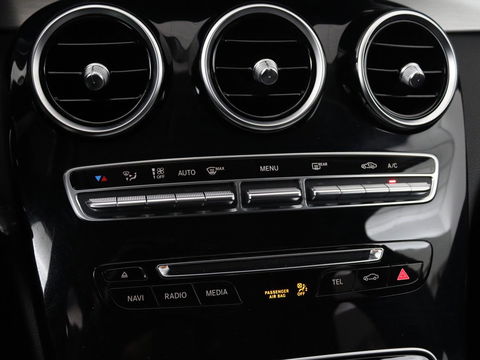 Mercedes-Benz C-Klasse 180 Avantgarde | Stoelverwarming | Trekhaak | Navigatie | Full LED | Park Assist | Climate control | Half leder | Cruise control | Bluetooth