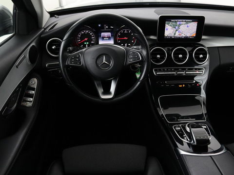 Mercedes-Benz C-Klasse 180 Avantgarde | Stoelverwarming | Trekhaak | Navigatie | Full LED | Park Assist | Climate control | Half leder | Cruise control | Bluetooth