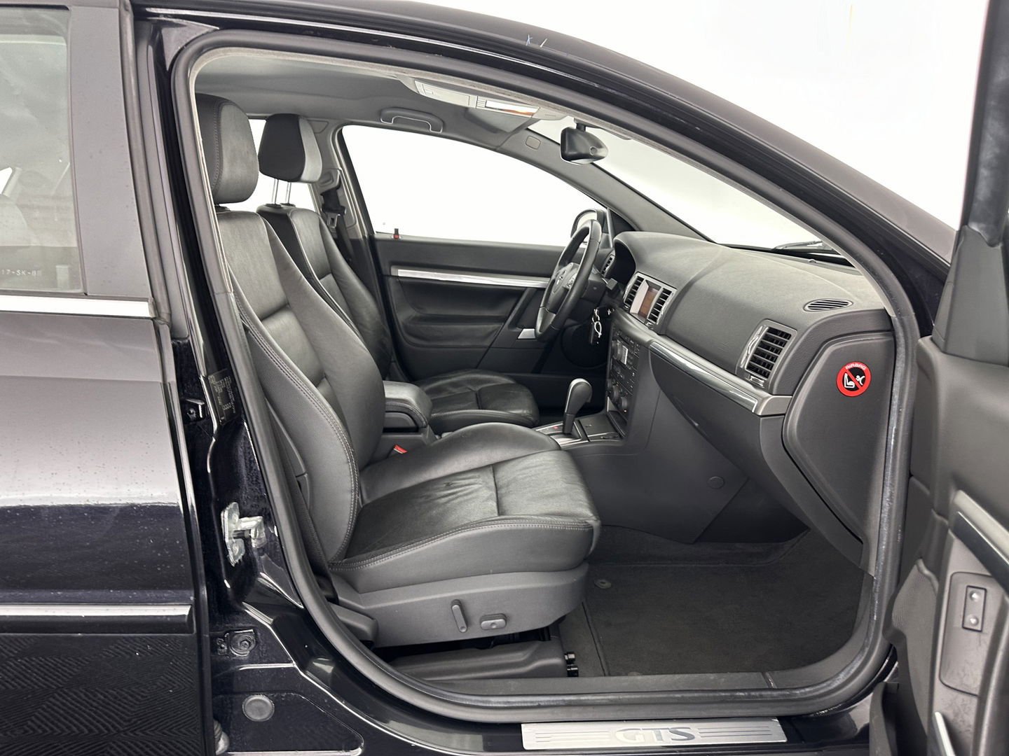 Opel Vectra GTS 3.0 V6 CDTi Executive Aut. *FULL-LEATHER | XENON | NAVI-FULLMAP | MEMORY-PACK | SPORT-SEATS | HEATED-SEATS | TOWBAR | 17''ALU *