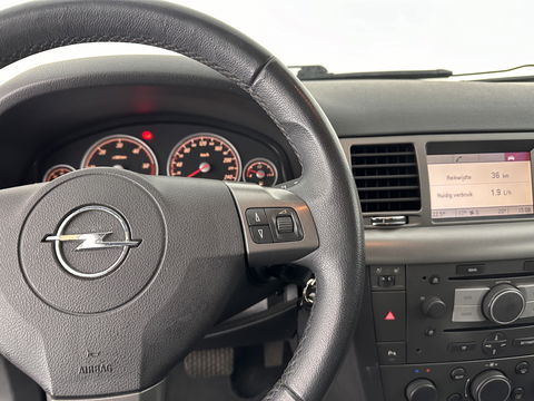 Opel Vectra GTS 3.0 V6 CDTi Executive Aut. *FULL-LEATHER | XENON | NAVI-FULLMAP | MEMORY-PACK | SPORT-SEATS | HEATED-SEATS | TOWBAR | 17''ALU *