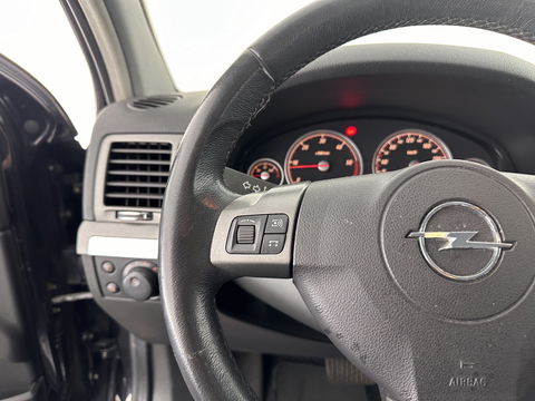 Opel Vectra GTS 3.0 V6 CDTi Executive Aut. *FULL-LEATHER | XENON | NAVI-FULLMAP | MEMORY-PACK | SPORT-SEATS | HEATED-SEATS | TOWBAR | 17''ALU *