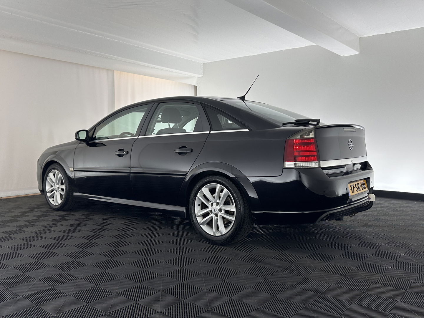 Opel Vectra GTS 3.0 V6 CDTi Executive Aut. *FULL-LEATHER | XENON | NAVI-FULLMAP | MEMORY-PACK | SPORT-SEATS | HEATED-SEATS | TOWBAR | 17''ALU *