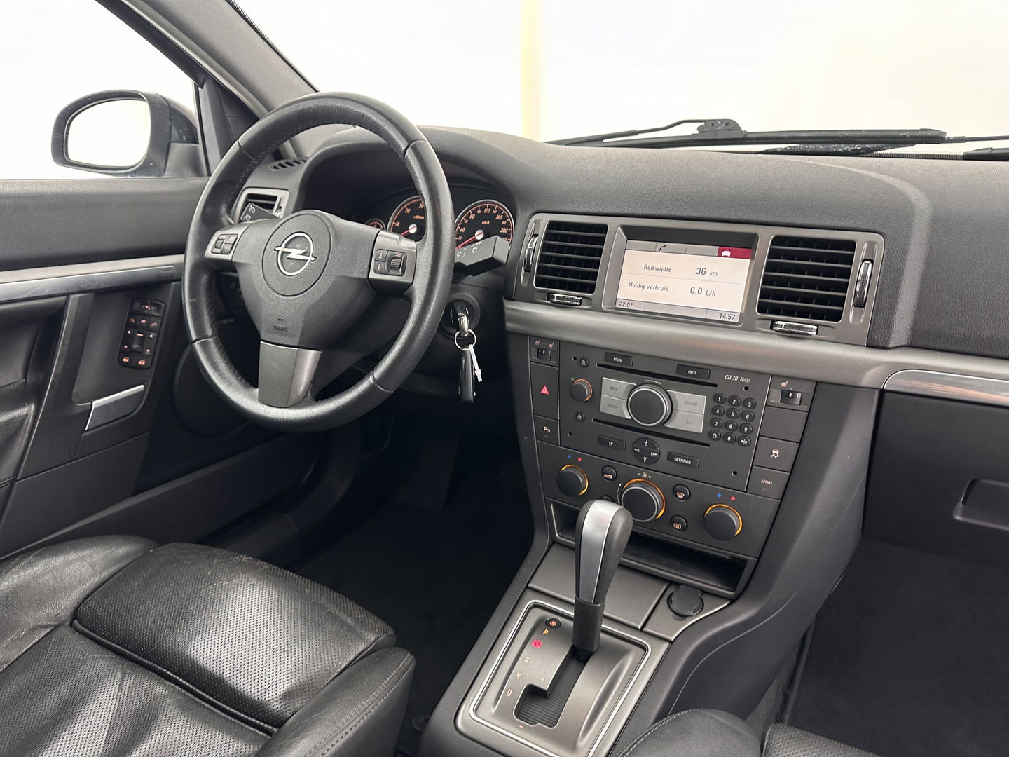 Opel Vectra GTS 3.0 V6 CDTi Executive Aut. *FULL-LEATHER | XENON | NAVI-FULLMAP | MEMORY-PACK | SPORT-SEATS | HEATED-SEATS | TOWBAR | 17''ALU *