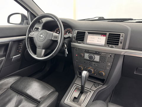 Opel Vectra GTS 3.0 V6 CDTi Executive Aut. *FULL-LEATHER | XENON | NAVI-FULLMAP | MEMORY-PACK | SPORT-SEATS | HEATED-SEATS | TOWBAR | 17''ALU *