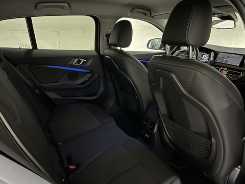 BMW 1 Serie 118i Sport Navi Cruise CarPlay Sfeerver Trek NAP