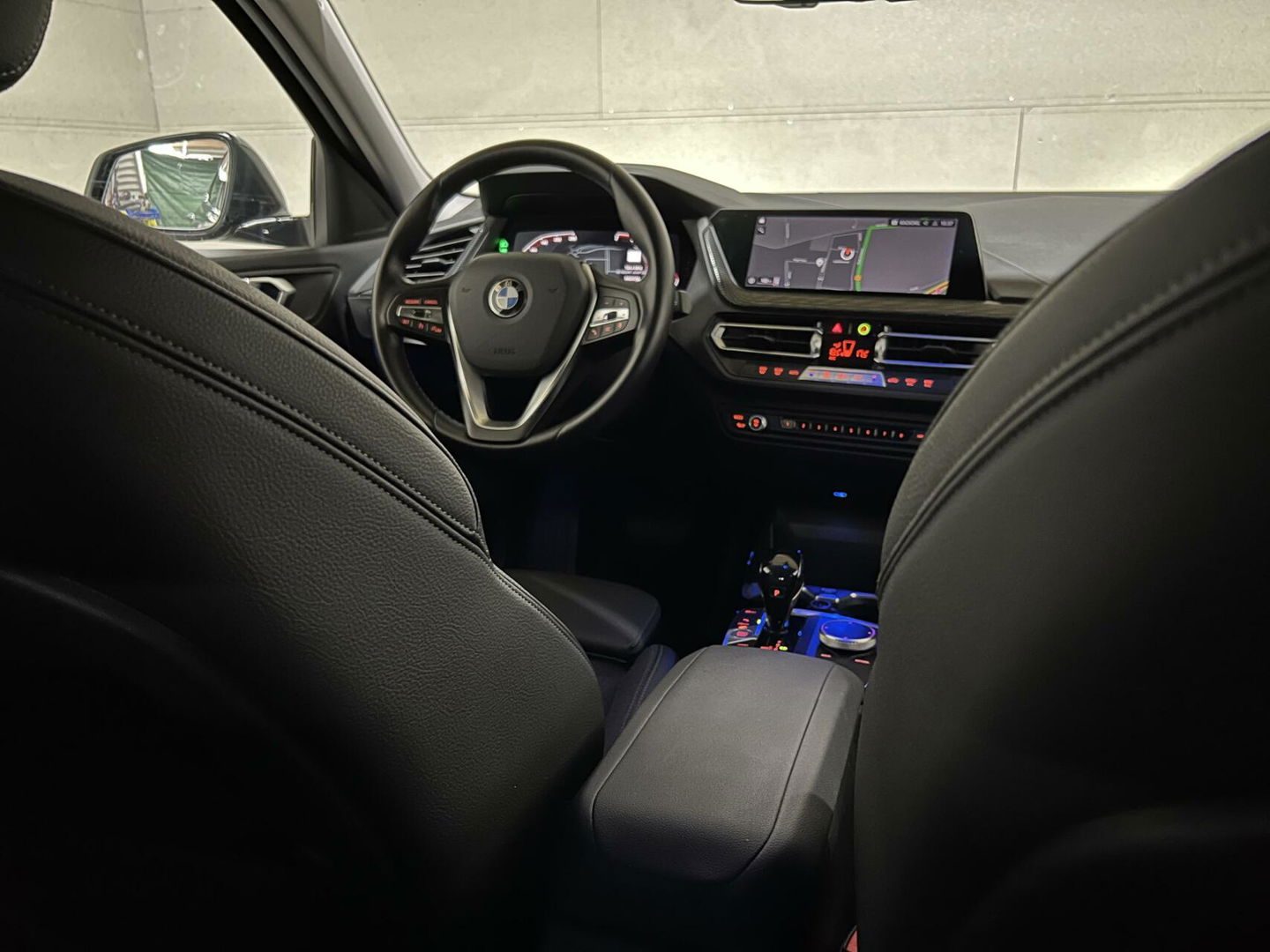 BMW 1 Serie 118i Sport Navi Cruise CarPlay Sfeerver Trek NAP