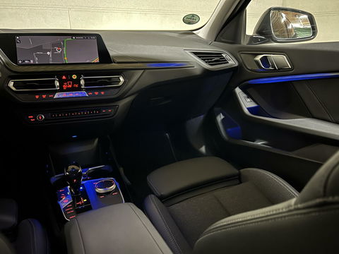 BMW 1 Serie 118i Sport Navi Cruise CarPlay Sfeerver Trek NAP