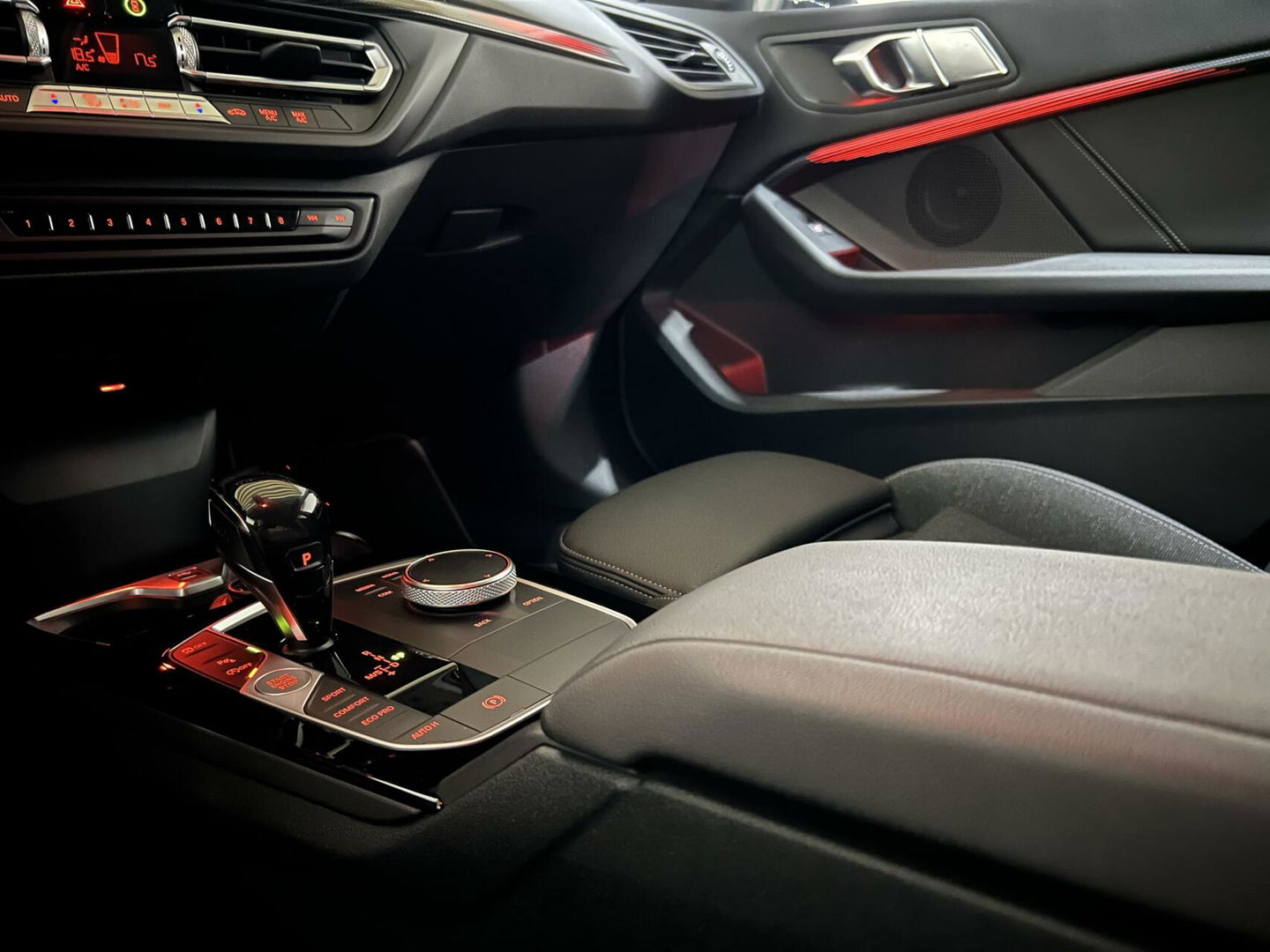 BMW 1 Serie 118i Sport Navi Cruise CarPlay Sfeerver Trek NAP