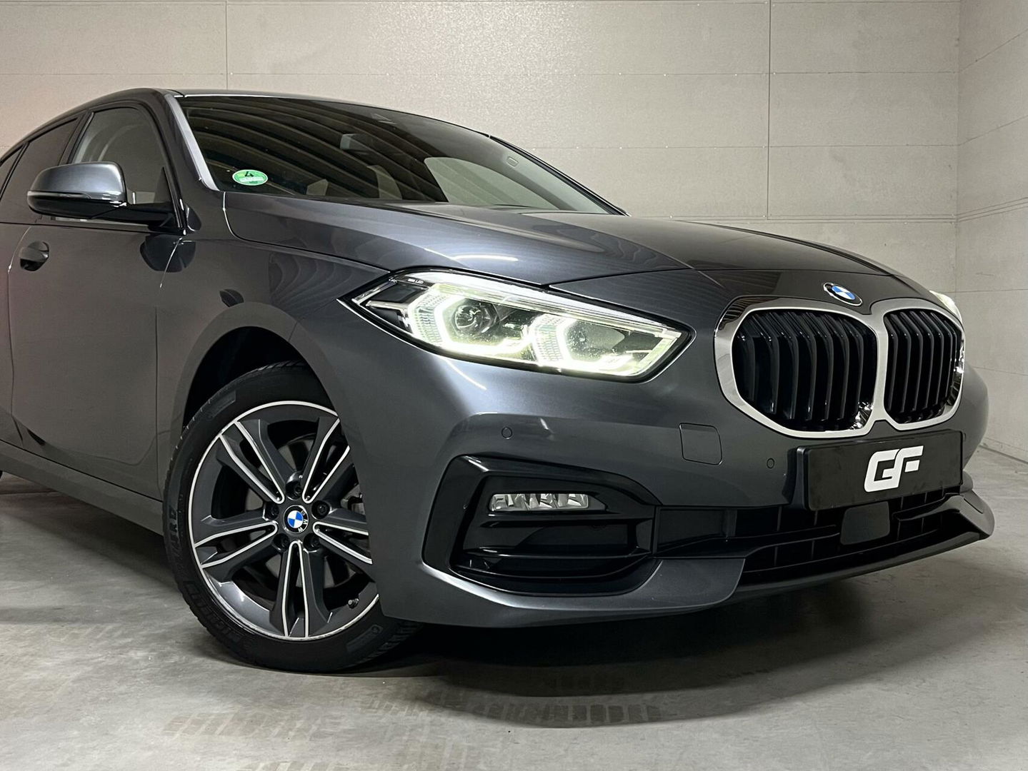 BMW 1 Serie 118i Sport Navi Cruise CarPlay Sfeerver Trek NAP