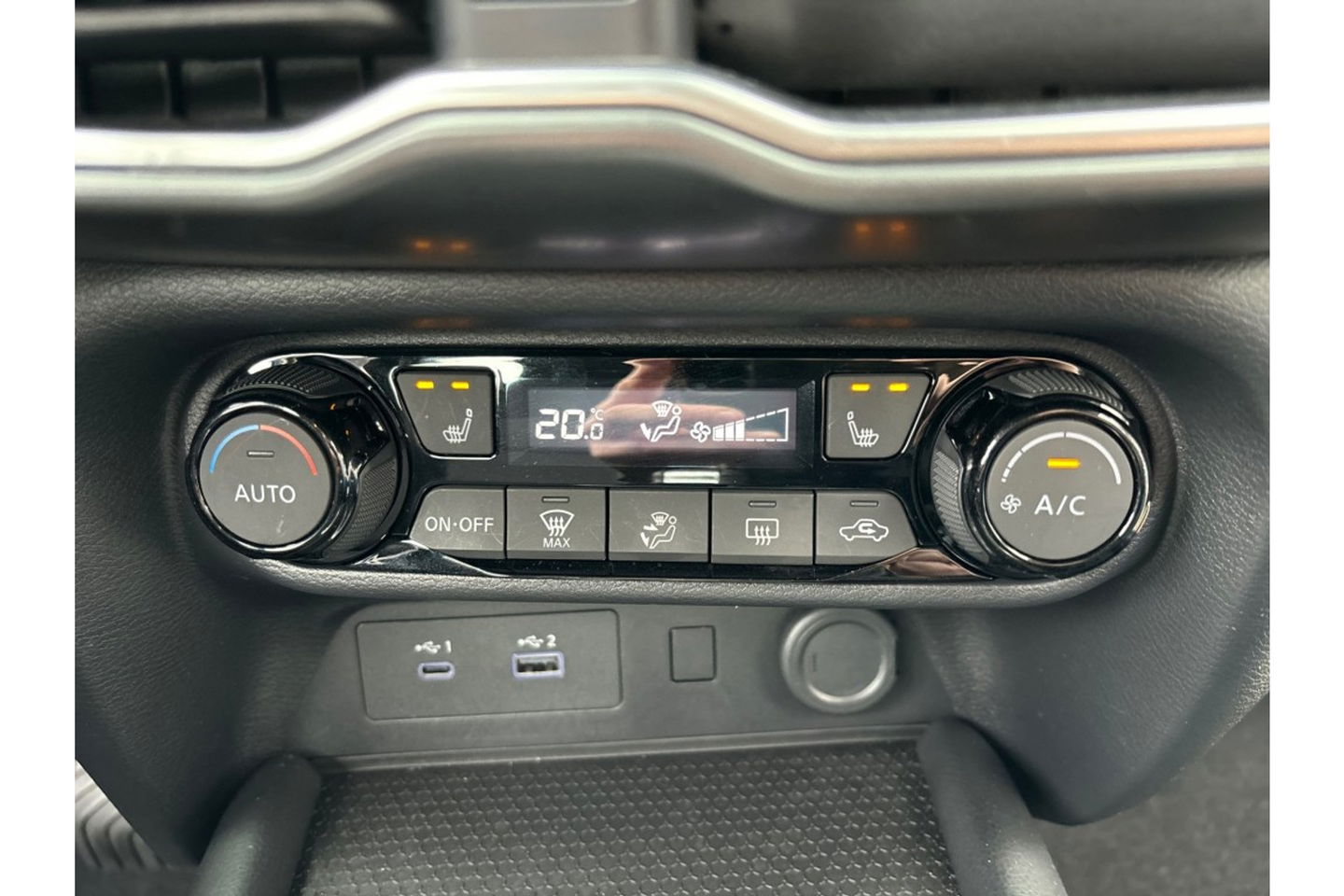Nissan Juke 1.0 DIG-T AUTOMAAT ACENTA AIRCO NAVI PDC-CAMERA.