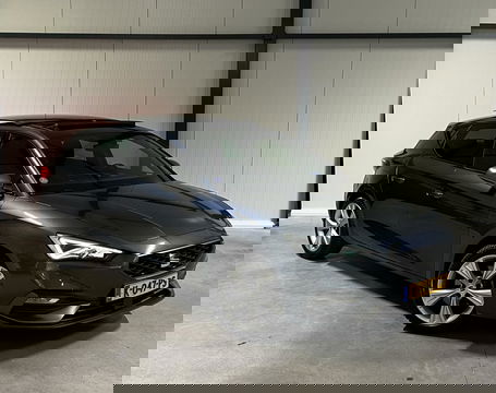 SEAT Leon 1.5 eTSI FR 150PK Pano Virtual Sfeer Trekhaak VOL!