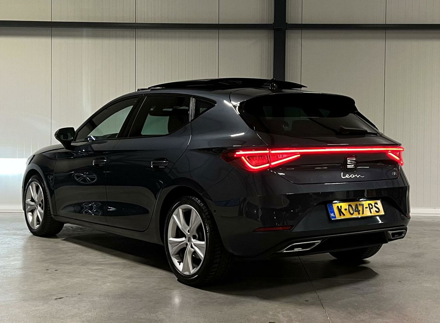 SEAT Leon 1.5 eTSI FR 150PK Pano Virtual Sfeer Trekhaak VOL!