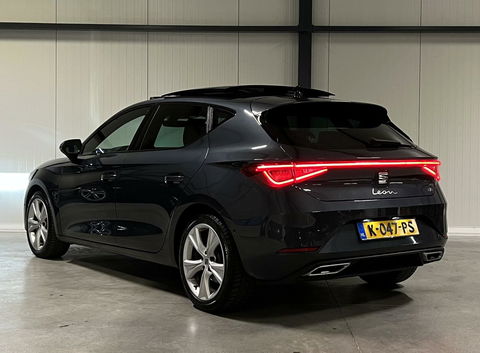SEAT Leon 1.5 eTSI FR 150PK Pano Virtual Sfeer Trekhaak VOL!