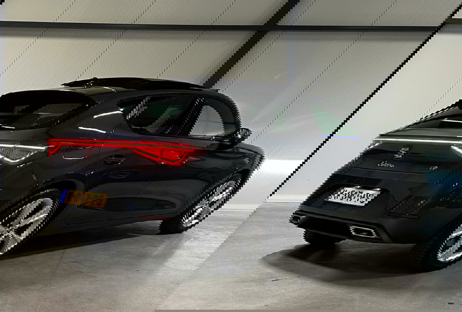 SEAT Leon 1.5 eTSI FR 150PK Pano Virtual Sfeer Trekhaak VOL!