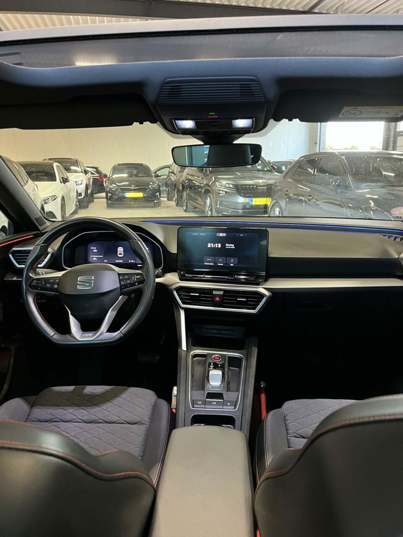 SEAT Leon 1.5 eTSI FR 150PK Pano Virtual Sfeer Trekhaak VOL!