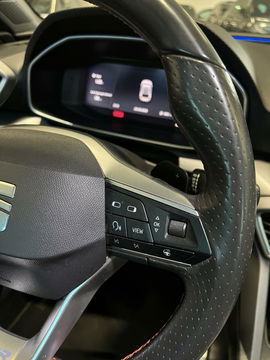 SEAT Leon 1.5 eTSI FR 150PK Pano Virtual Sfeer Trekhaak VOL!
