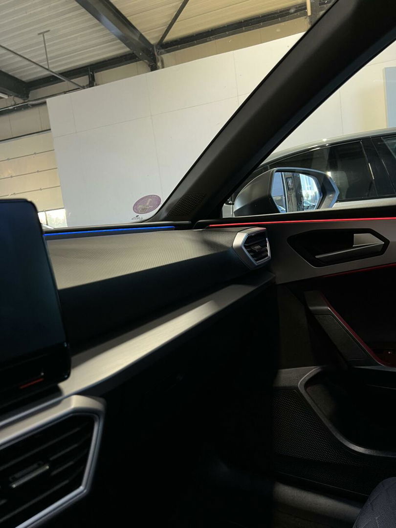 SEAT Leon 1.5 eTSI FR 150PK Pano Virtual Sfeer Trekhaak VOL!