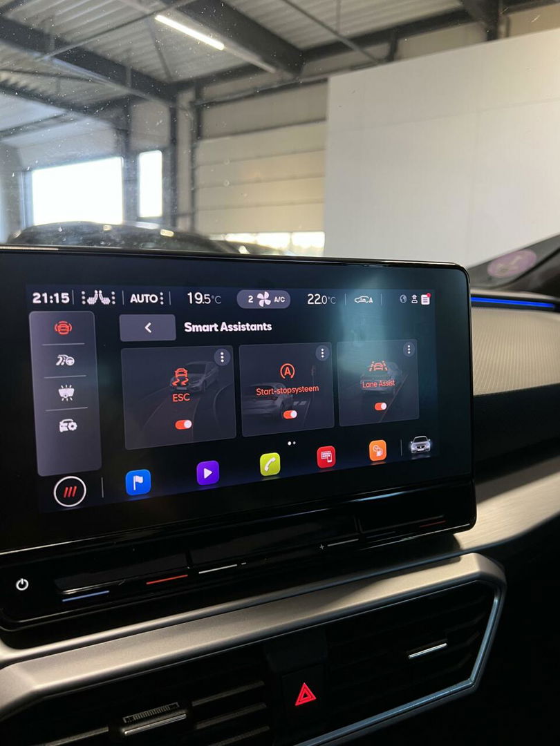 SEAT Leon 1.5 eTSI FR 150PK Pano Virtual Sfeer Trekhaak VOL!