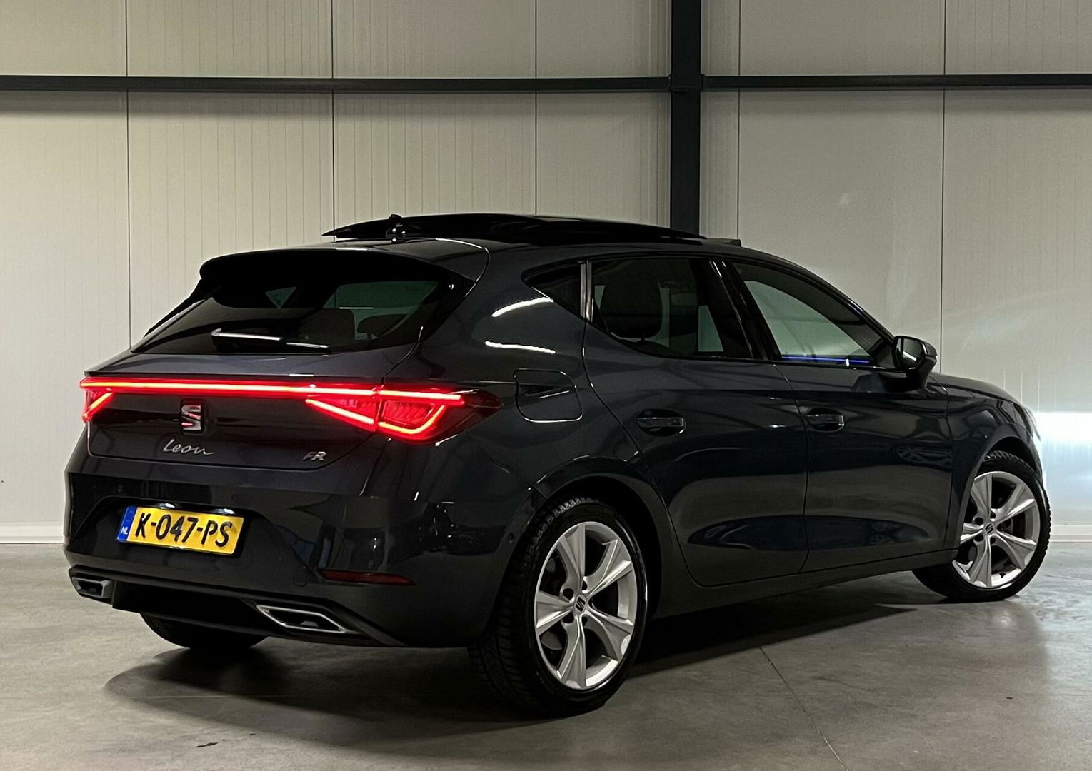 SEAT Leon 1.5 eTSI FR 150PK Pano Virtual Sfeer Trekhaak VOL!